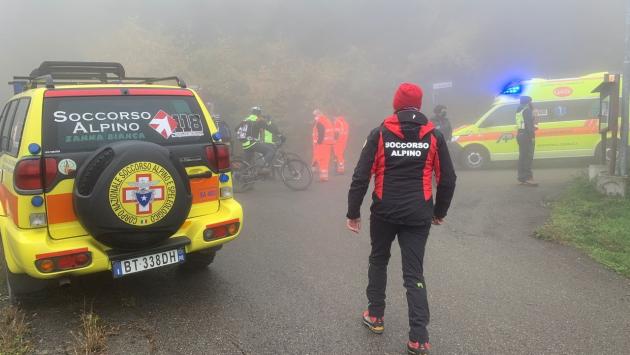 Cade in mountain bike nel bosco e si ferisce: soccorsi nella zona di Cozzano