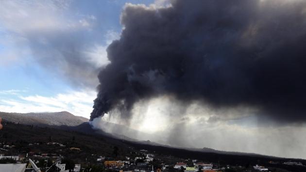 Eruzione: La Palma, allerta per cenere e gas in 5 comuni