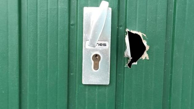 Ladri ancora in azione: presi di mira cinque garage