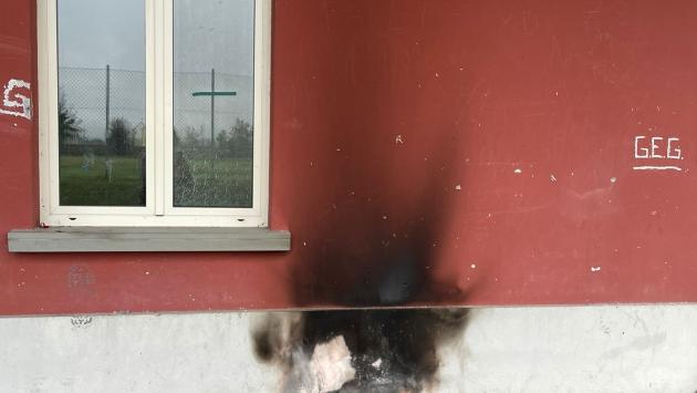 Vandali in azione al centro civico di Gaiano