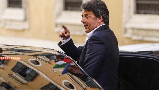 Renzi e i soldi: vivere "di" o "per" la politica