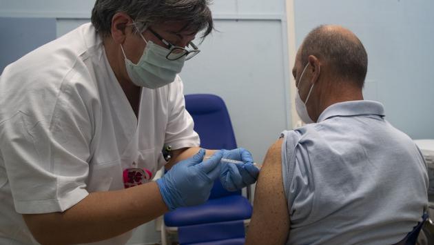 Terze dosi agli over 40: 4.053 prenotazioni in un giorno