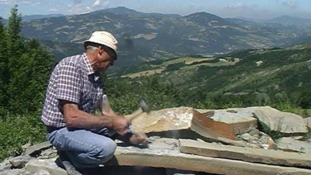 Se n'è andato «Berto», il maestro scalpellino che amava la musica