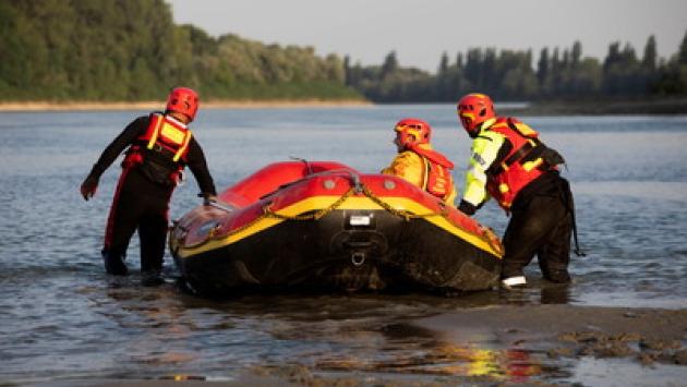 Pavia, 50enne si tuffa nel Po e non riemerge