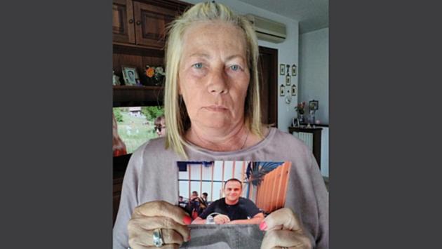 La mamma: «Ridatemi il cellulare con le foto di mio figlio morto»