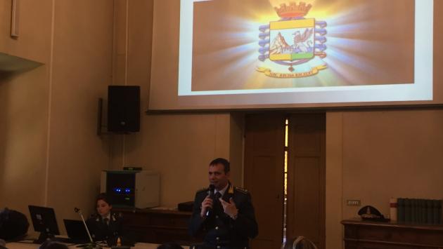 A scuola con la Guardia di Finanza: 