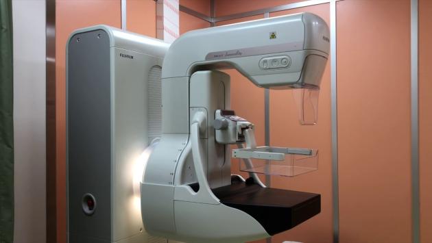 Stati Uniti: l'età della prima mammografia torna ad abbassarsi a 40 anni (era 50)