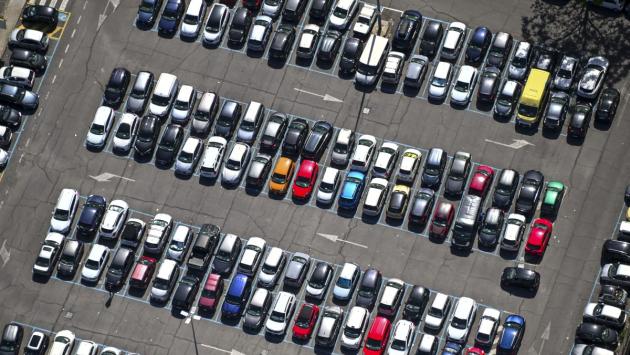 2021, annus horribilis per l'auto. Anche dicembre in netto calo