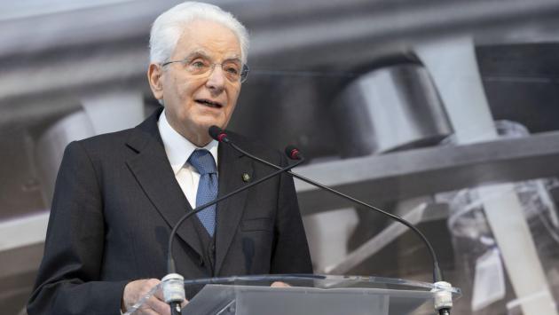 Mattarella "Il lavoro non è una merce"
