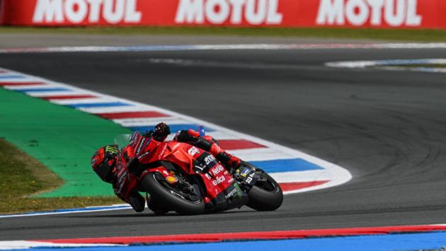 Gp d'Olanda: pole da record per Bagnaia ad Assen. Martin e Vinales in prima fila