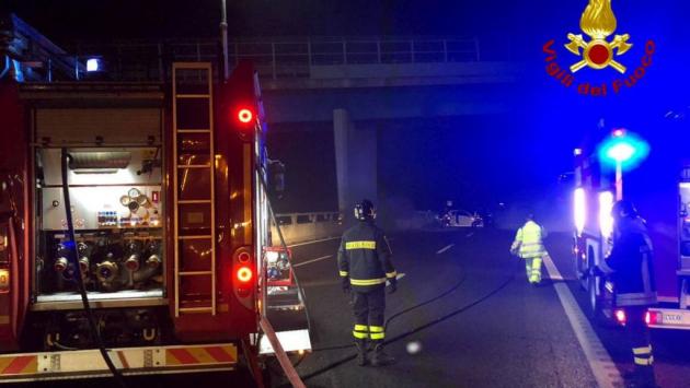 Tragico incidente nella notte sull'Autosole a Lodi, morta una 21enne