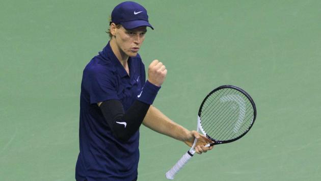Sinner piega Auger-Aliassime, finale con Alcaraz all'Us Open