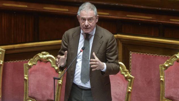 Urso "Italia non arretra, il Pil si consolida e cresce"