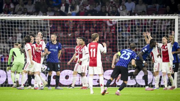 L'Inter passa 2-0 in casa Ajax, doppietta di Thuram