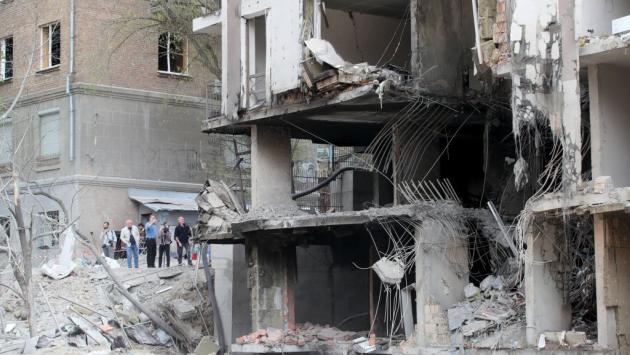 Ucraina, attacco russo nella notte, almeno due morti. Allarme in Polonia