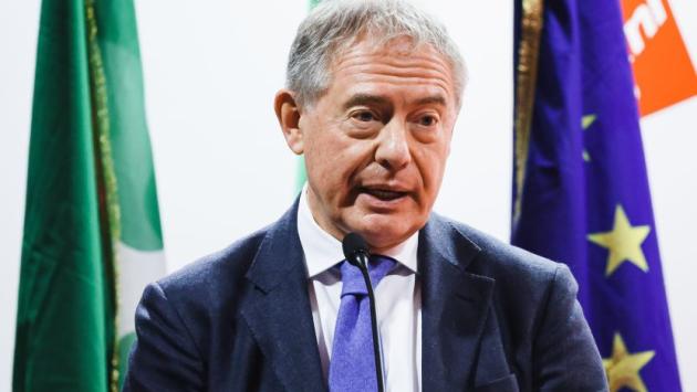 Urso "Il dossier auto è strategico, l'Europa deve agire"
