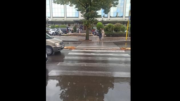 "Ad ogni pioggia viale Piacenza diventa... laghetto"