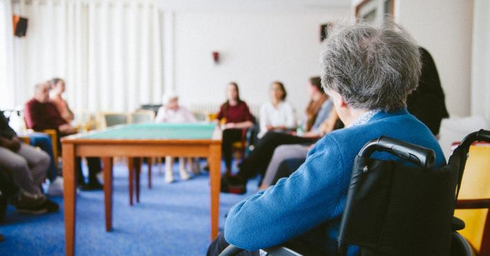 Anziani maltrattati in una Rsa di Castelnovo Monti, 4 operatori sanitari indagati