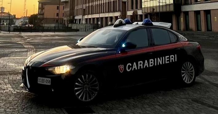 Denunciato 47enne per furto di abbigliamento griffato. Recuperata refurtiva del valore di oltre 400 euro