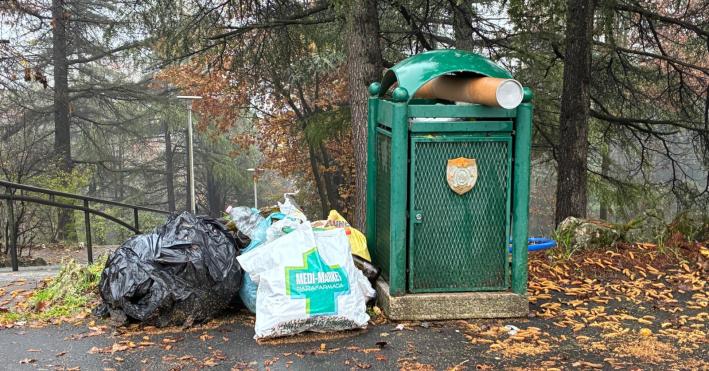 Rifiuti abbandonati a Salso