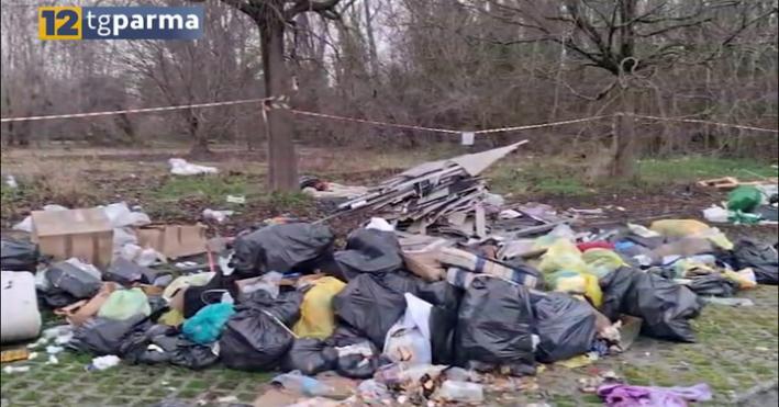 Discarica abusiva all'ex Salamini, intervento di polizia locale e Iren ambiente