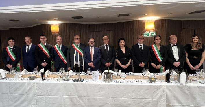 Dinner and Dance: solide radici del ponte costruito sull'amicizia