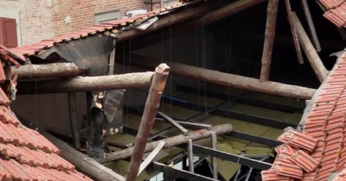 Fidenza, crollato il tetto di una palestra: strage sfiorata