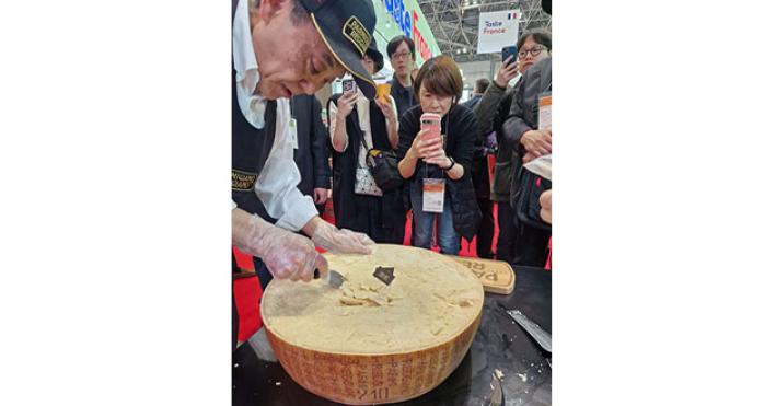 Il parmigiano reggiano conquista Tokyo: la dop protagonista a foodex Japan tra cultura e innovazione