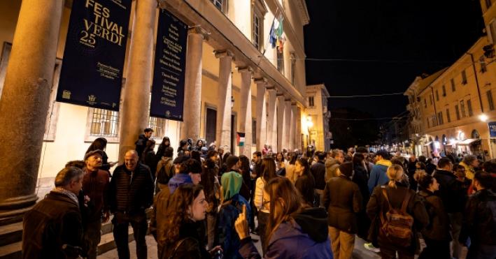 La protesta arriva al Regio, salta «Falstaff». Solo due precedenti nell'ultimo mezzo secolo