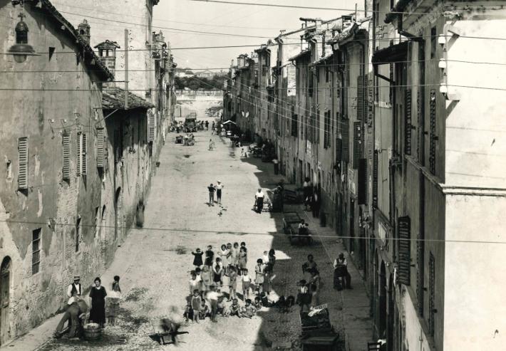 Oltretorrente, un tour dov'&egrave; passata la storia