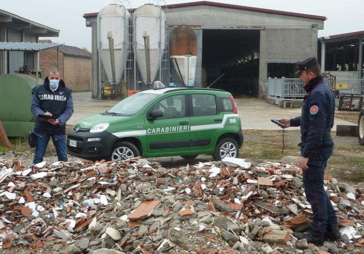 Controlli nei cantieri: con l'aiuto del drone sequestrati tre cumuli di rifiuti edili