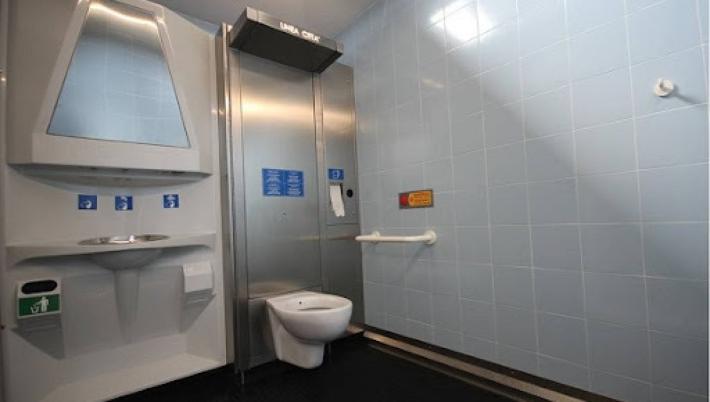 No alla toilette in via Verdi