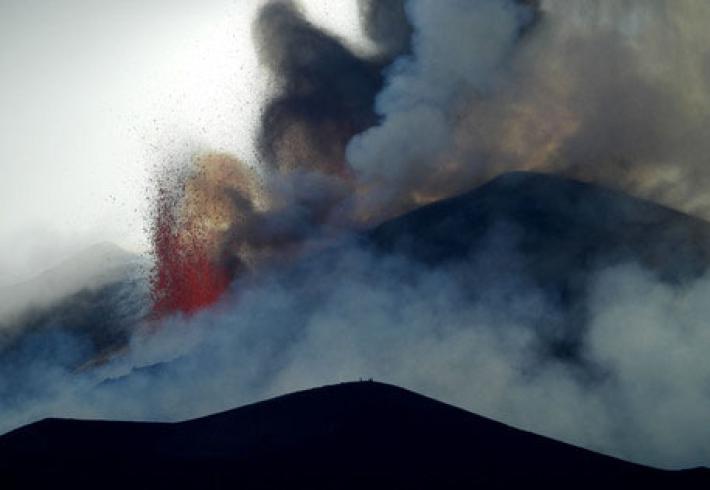 Etna: ripresa attivit&agrave;,  chiuso spazio aereo a Catania