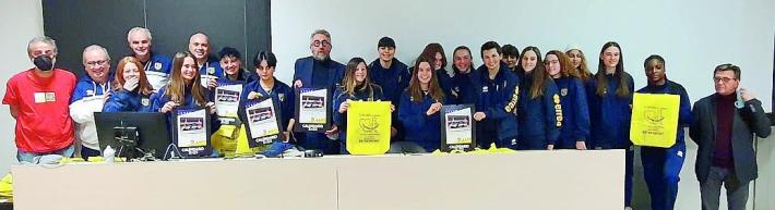 Modelle per un giorno per aiutare i bambini