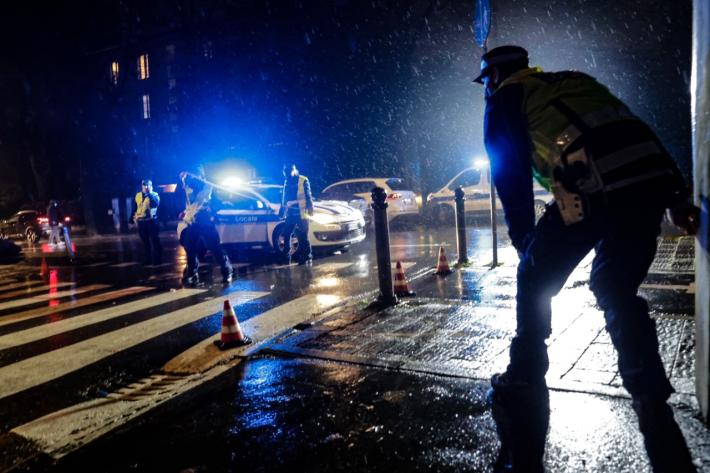 Investita sulle strisce in via Duca Alesandro: 63enne in gravi condizioni