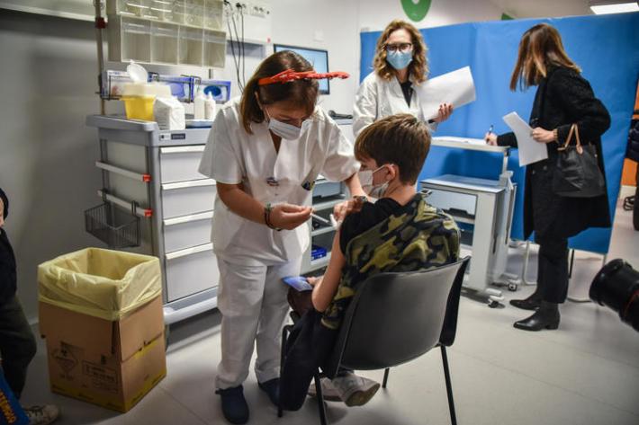 Vaccini: E-R, da domani prenotazioni per ragazzi 12-15 anni