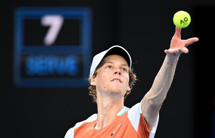 Australia; Sinner battuto nei quarti da Tsitsipas