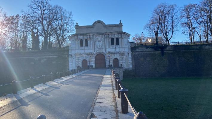 Cittadella chiusa per vento