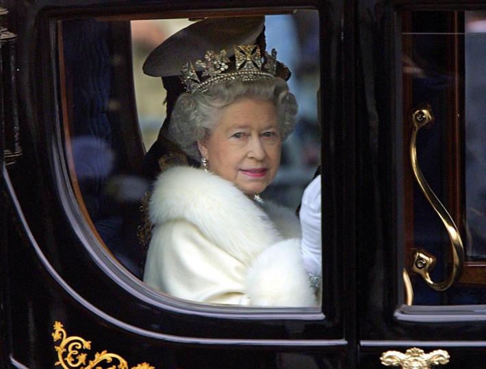 Una leggenda (vivente) chiamata Elisabetta: la regina fa 70 anni di regno