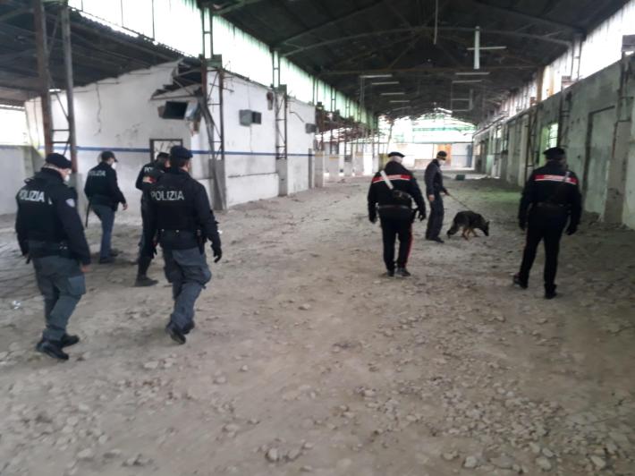 Rave party nel Modenese smantellato,156 giovani identificati