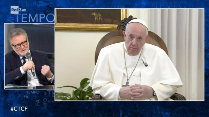 Il Papa in tv (da Fazio): "Toccare &egrave; farsi carico degli altri. Cosi' fanno i medici e gli infermieri"