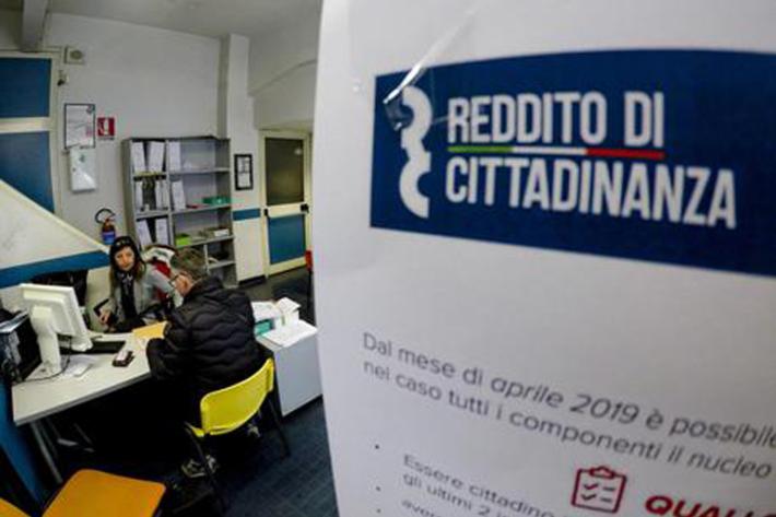 Reddito di cittadinanza senza averne diritto, 27 denunciati 