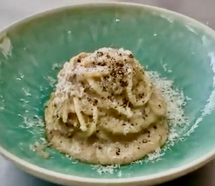 Spaghetti cacio e pepe, un trionfo di sapori