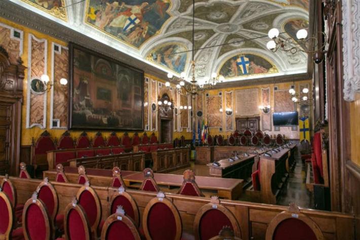 Centrosinistra, primo summit sul candidato  sindaco  Ma  dentro il  Pd resta la spaccatura sulle primarie