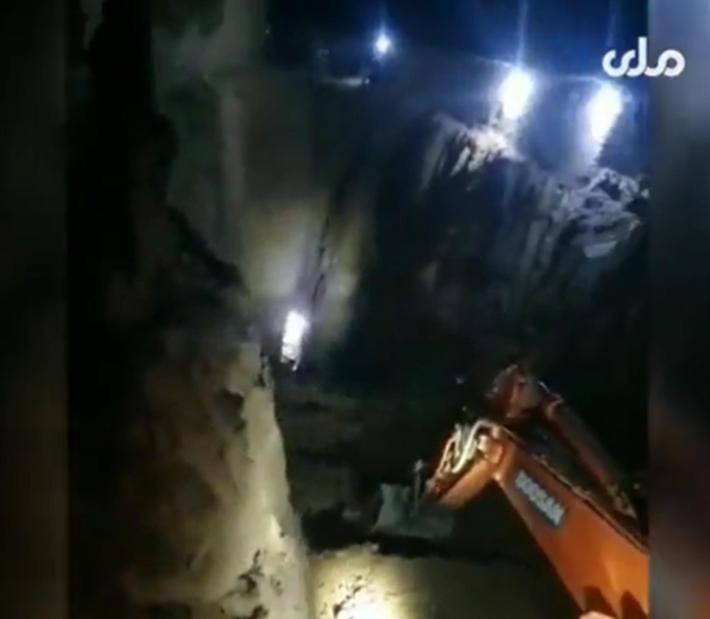 Bimbo in un pozzo in Afghanistan, corsa contro il tempo