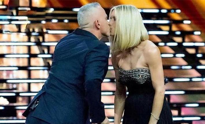 Hunziker show, ospiti Eros Ramazzotti,  Maria De Filippi e  Ilary Blasi