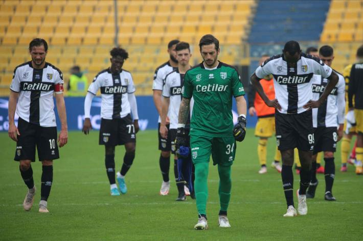 Il Parma non supera l'esame: la Ternana sbanca il Tardini 3-2. I crociati escono tra i fischi