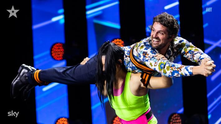 Christine Azzolini, &laquo;Strong Women&raquo; in tiv&ugrave;: &laquo;Cos&igrave; ho sollevato un divertito Frank Matano&raquo; 