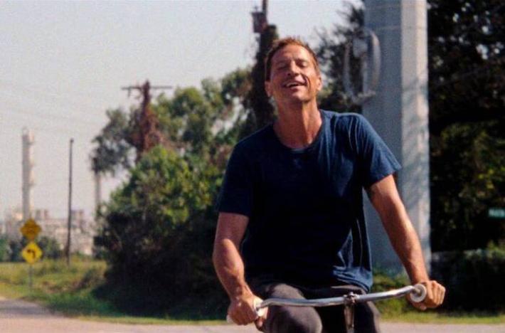  Nudo alla meta: il pornodivo torna a casa