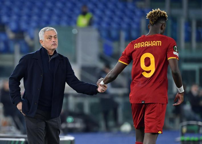 Abraham regala la qualificazione alla Roma al 90': 1-1 col Vitesse